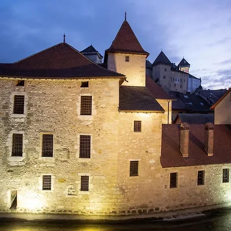 Lasuitedu12 - Aprtement For 2 People View Of The Old Prison Annecy