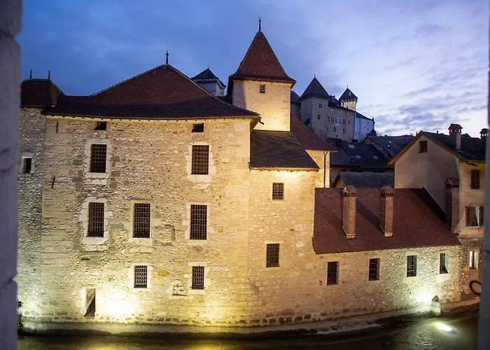 Lasuitedu12 - Aprtement For 2 People View Of The Old Prison Annecy